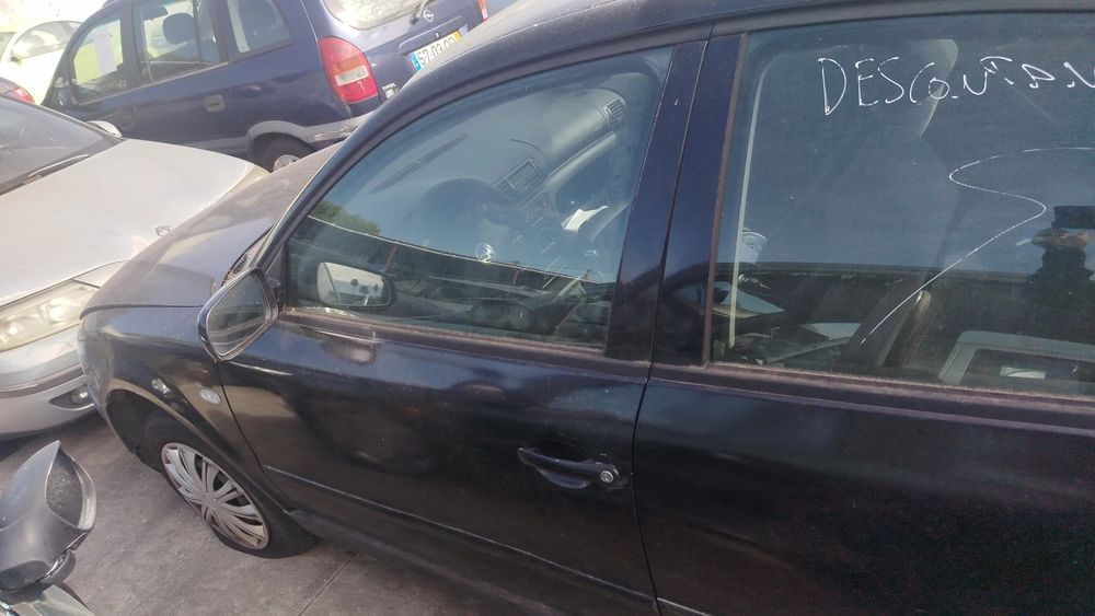 Porta frente esquerda VOLKSWAGEN Passat (3B2)