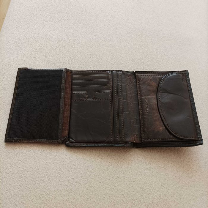 Skórzany portfel męski Fossil genuine Classic