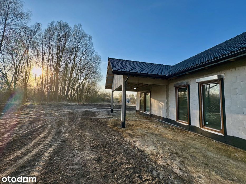 Komfortowy dom parterowy w Dołujach