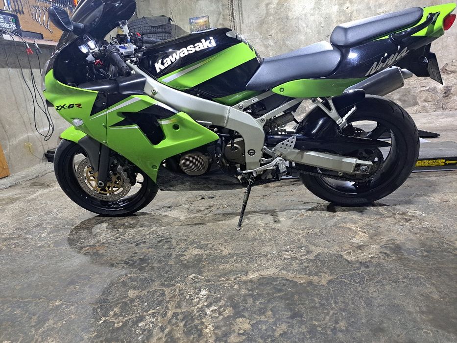 Kawasaki zx6r rok 2000