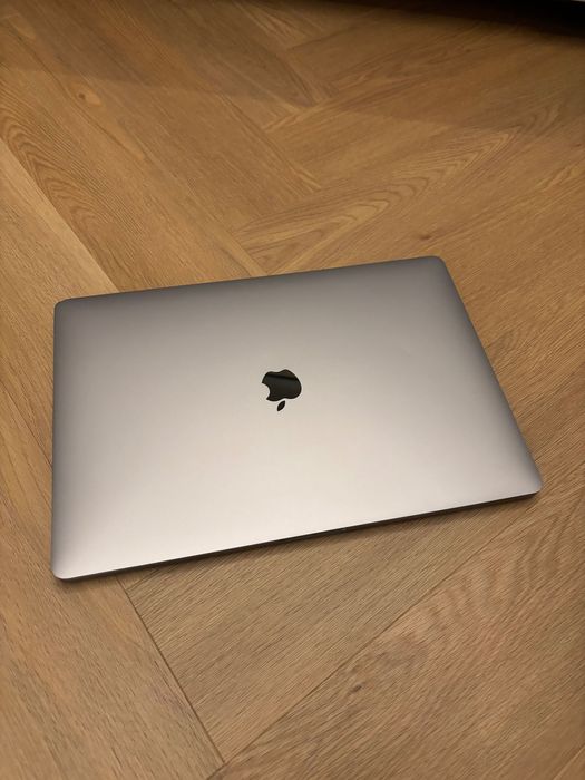 MacBook Pro 16” 32/1000 GB TOUCH BAR Space Gray PERFEKCYJNY Tahoe
