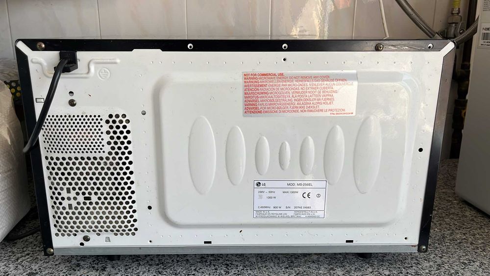 Microondas 25L 900W LG Intellowave