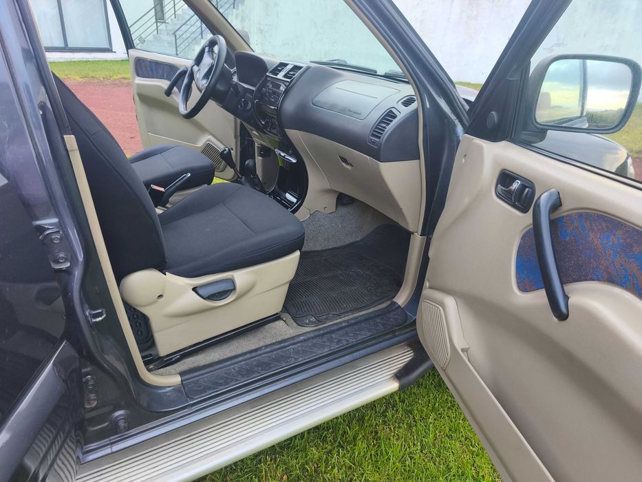 Nissan Terrano II longo