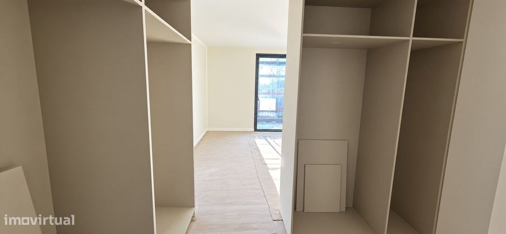T2 Novo com Varanda e Garagem em Nogueira, Braga | 359.000 €