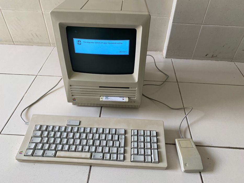 Apple Macintosh SE (M5010)