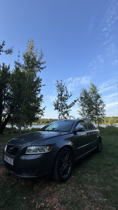 продам автомобіль Volvo v50