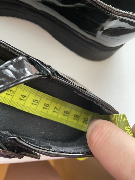 Туфлі лакові для дівчинки