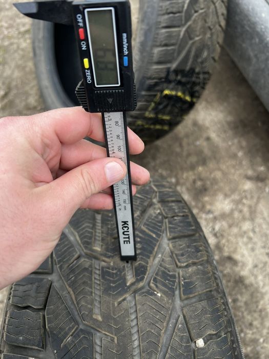 Шини зимові 225/50R-17