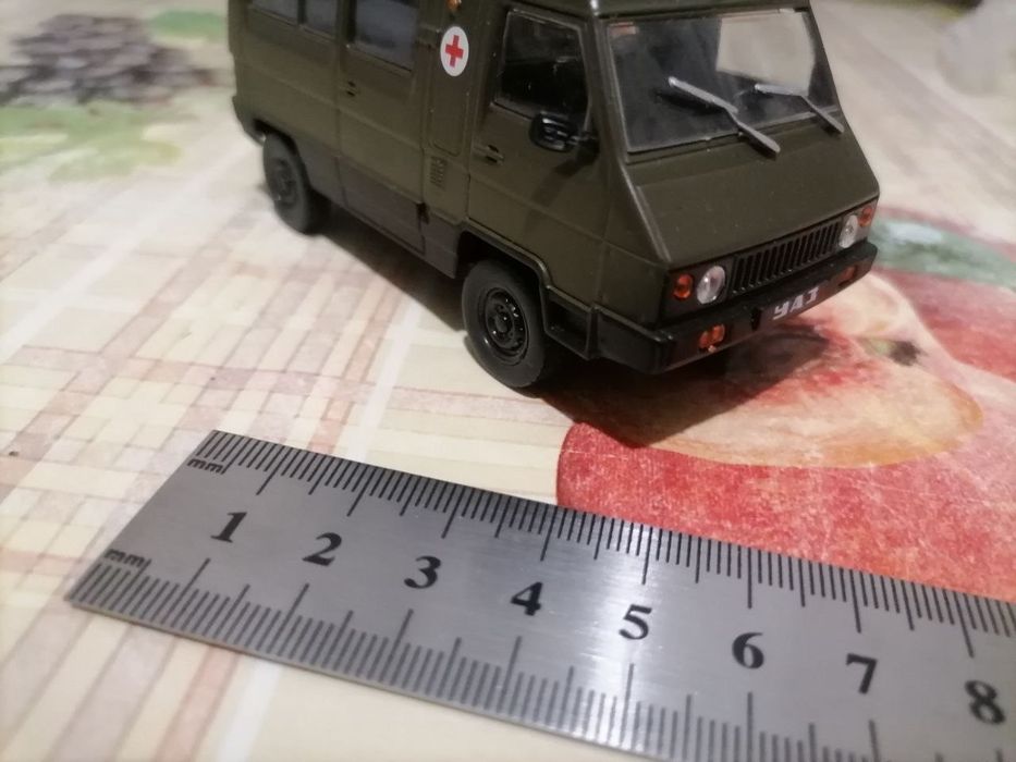 машинка уаз 3972 санітарка