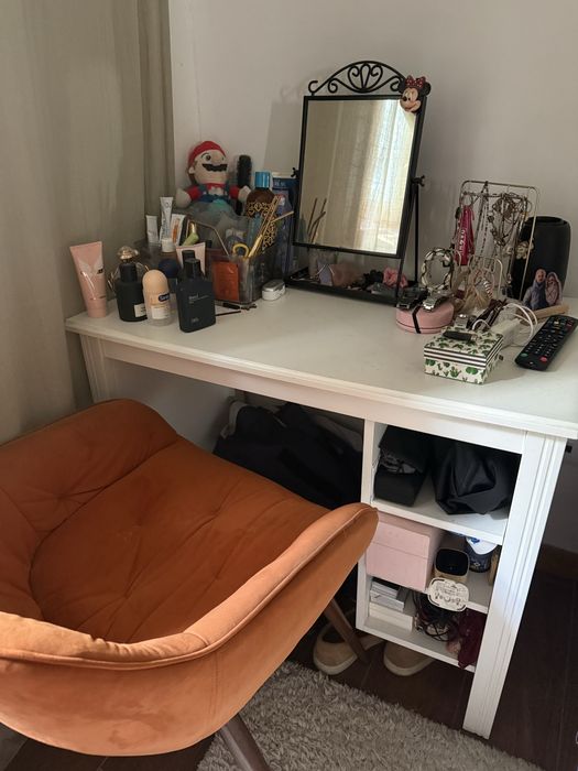 Secretaria ou tocador