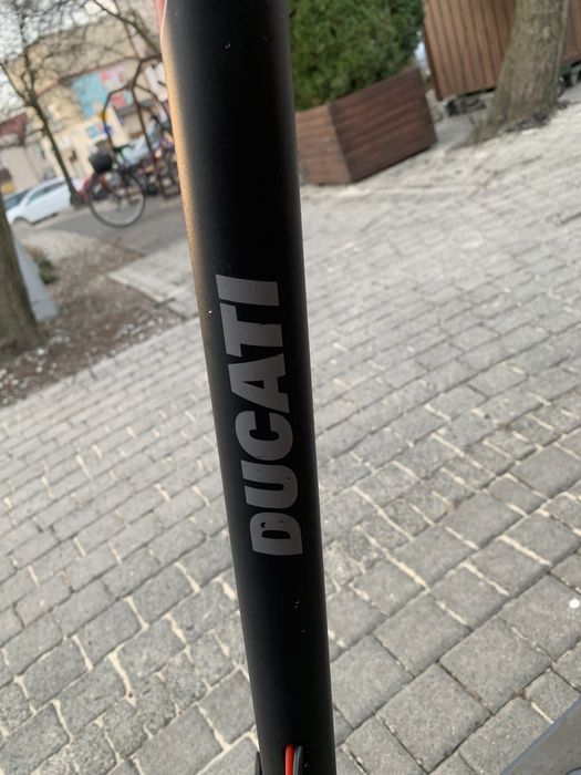 Sportowa hulajnoga