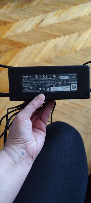 Оригінальний адаптер SONY 19.5 V