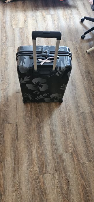 Валіза середня | Надійна для подорожей