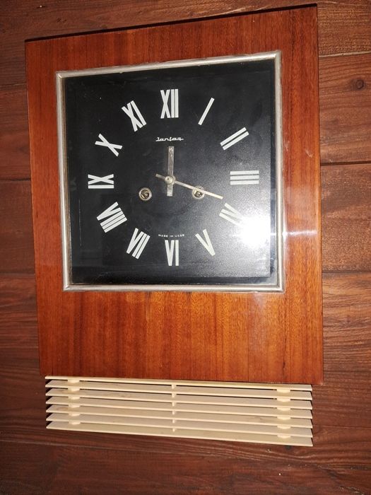 Годинник настінний з боєм