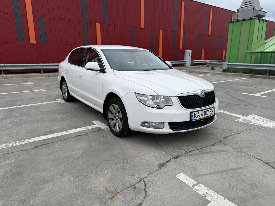SKODA SUPERB 2012 (флагман, вище клас за OCTAVIA)