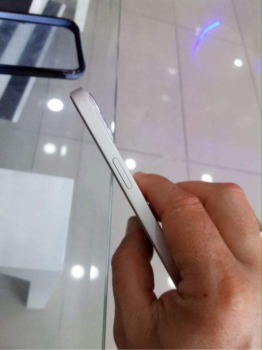 Iphone 13 128gb  Branco lindo como novo bateria a 100%