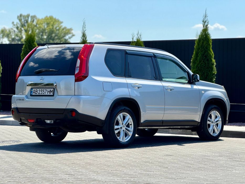 Nissan Xtrail целый