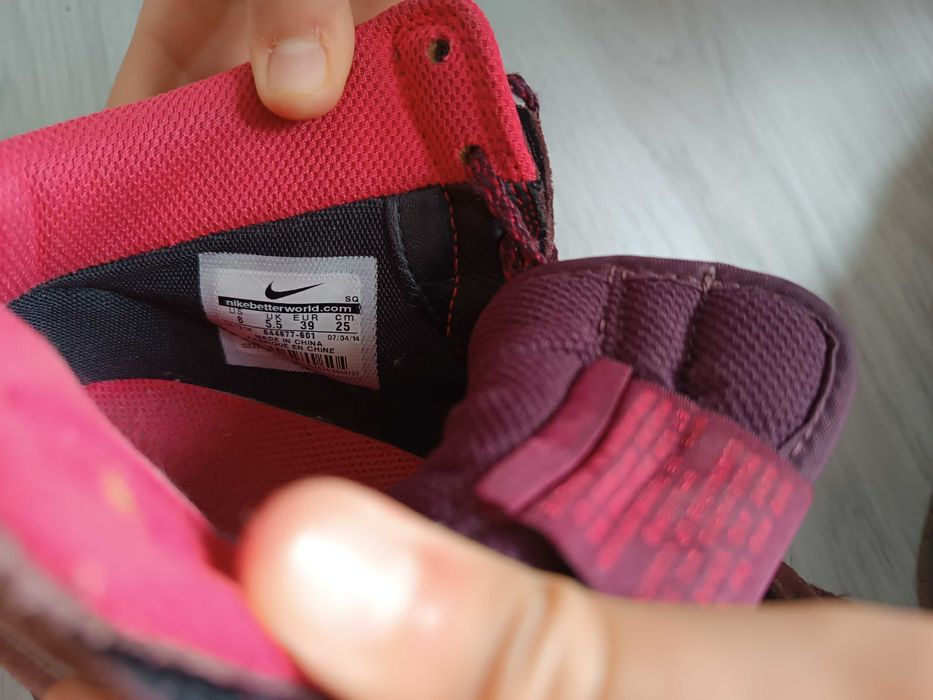 Buty Nike sneakersy z tyłu na koturnie