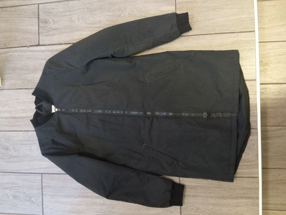 Жіноча куртка - бомбер