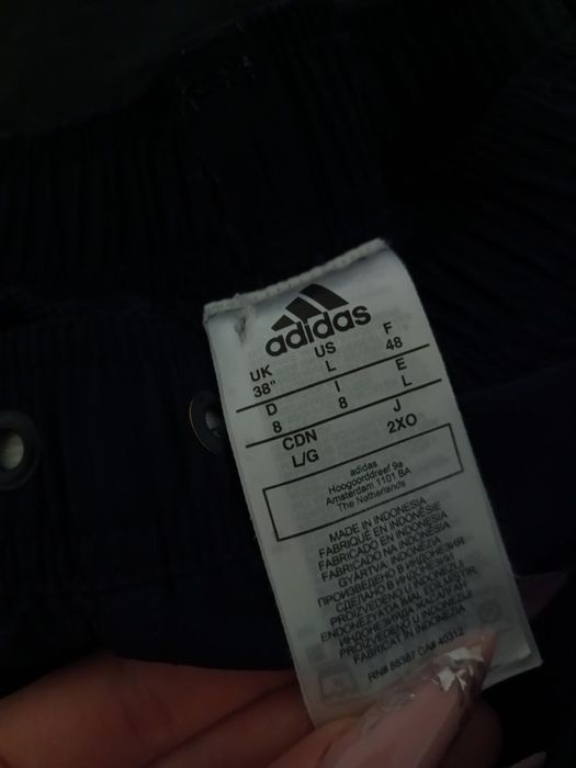 чёрные адидас шорты