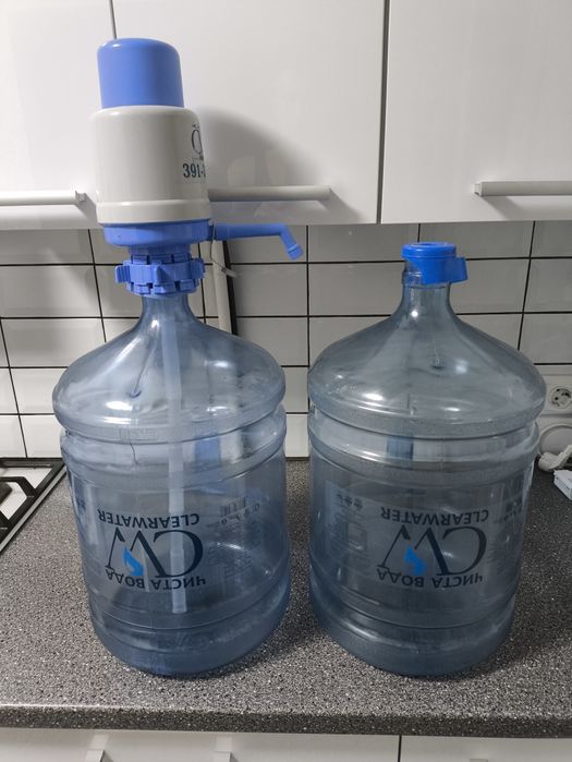 Бутлі 18.9 л.для води і помпа