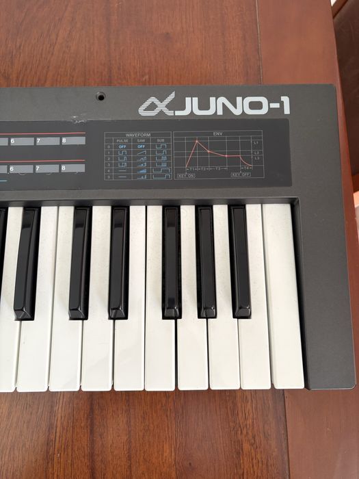 Roland Alpha Juno 1