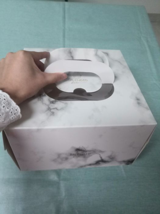 caixa cartão para bolos com janela