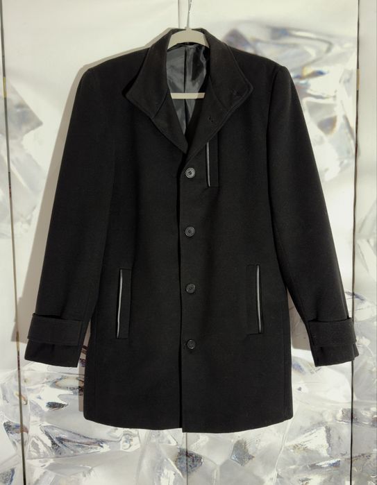 Кашимировое черное мужское пальто размера М