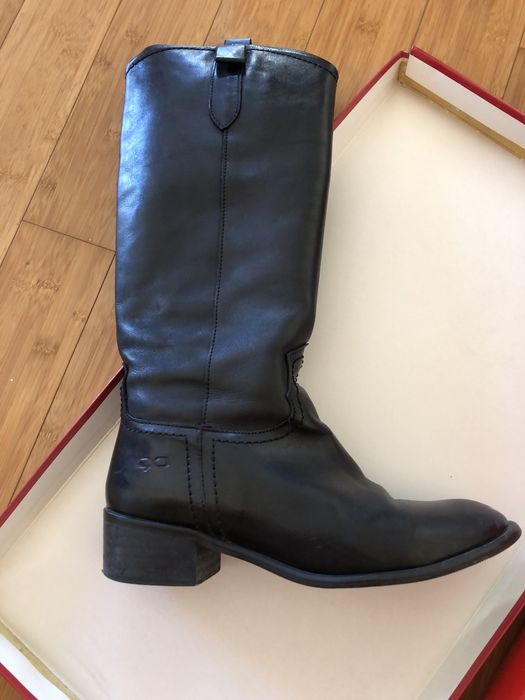 Bota preta cano alto