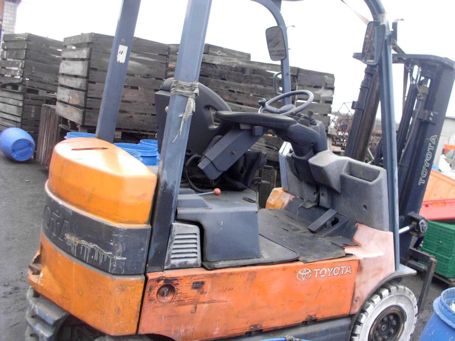 wózek widłowy toyota