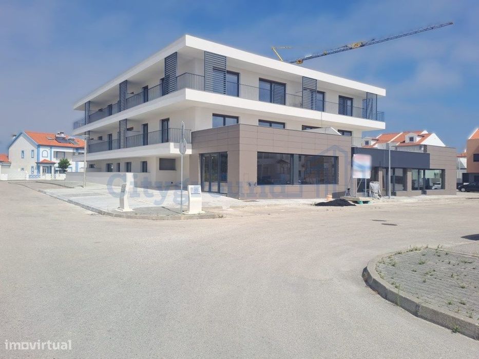 Apartamento T2 com garagem no centro de Ferrel