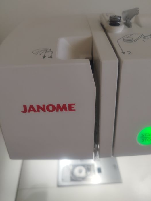 Janome MC550E – Como Nova + 4 Bastidores + Revisão Feita