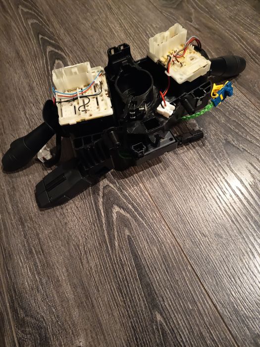 Renault Trafic III - przełącznik zespolony