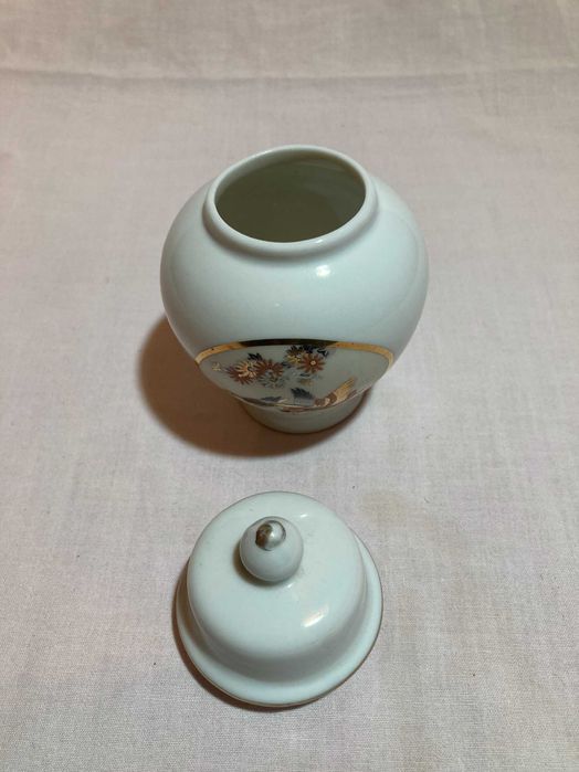 Hand-painted ceramic pot435306726907586562