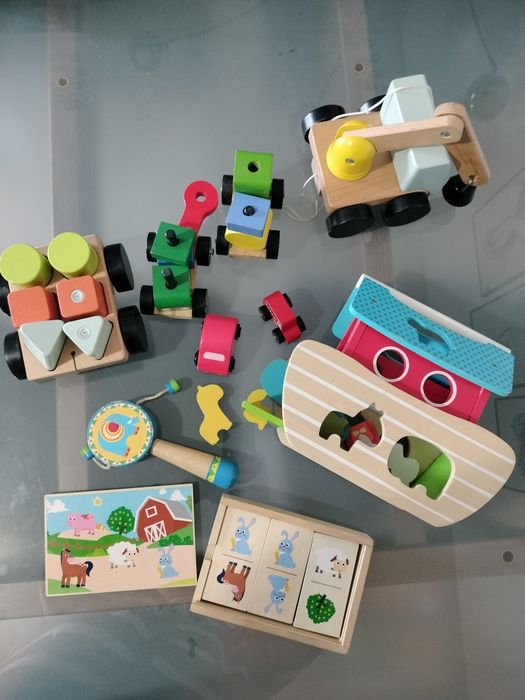 Brinquedos de madeira para crianças