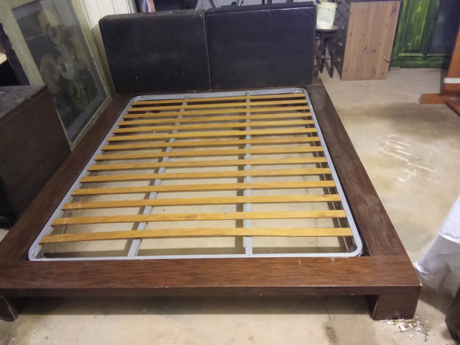 Cama com colchão usado