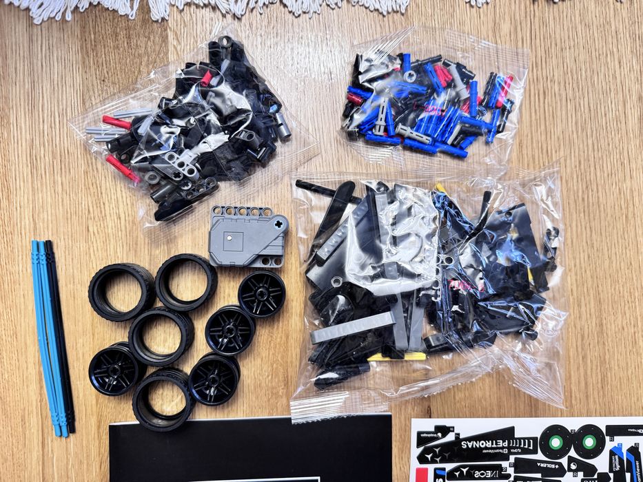 Конструктор lego Technic 42165 Mercedes-AMG F1 W14 Pull-Back