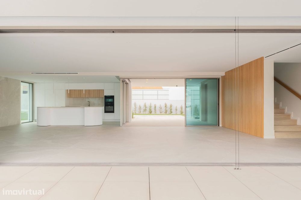 Moradia T5 de Luxo na Verdizela