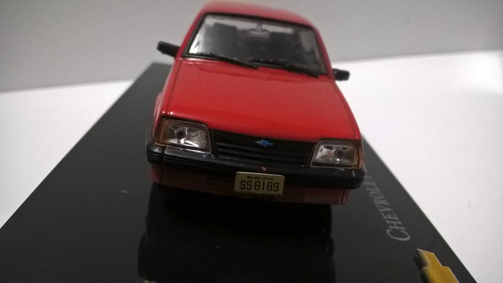 Chevrolet Monza / Opel Ascona (1985) - Salvat/IXO escala 1/43