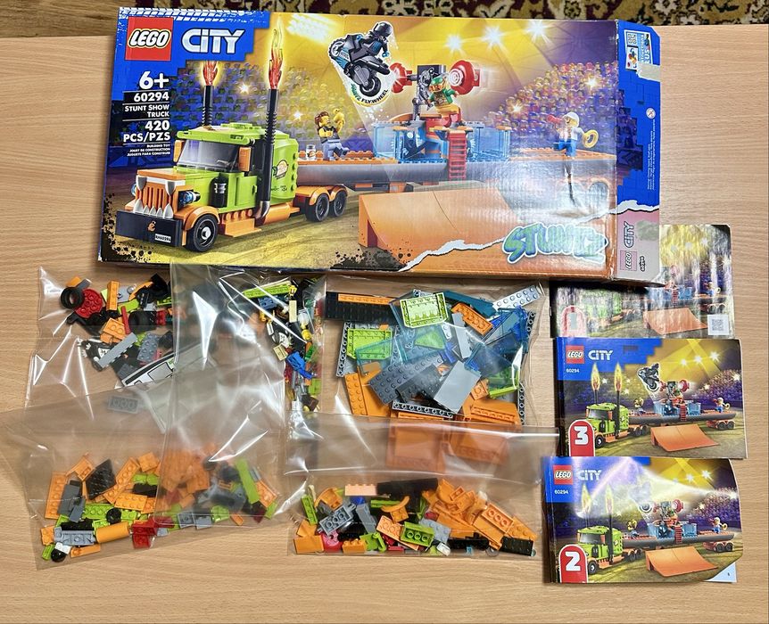 LEGO City Stuntz Вантажівка шоу каскадерів 420 дет. (60294)+бонус