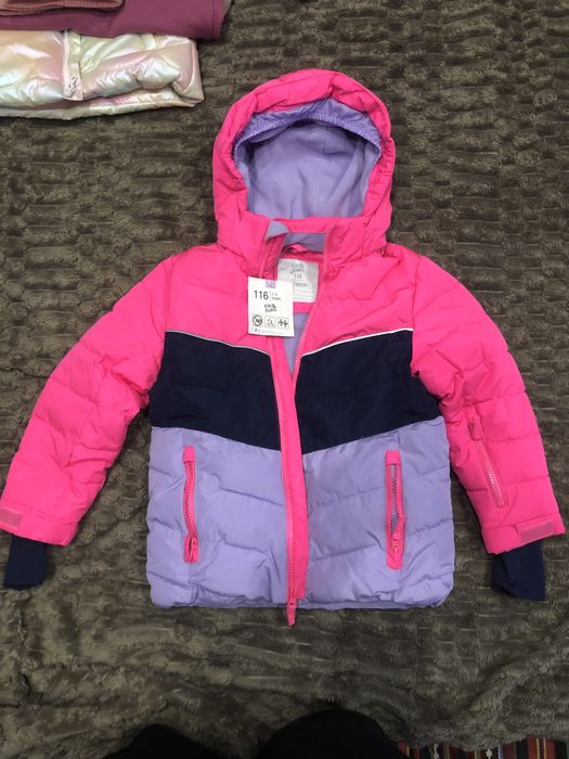 Куртка для дівчинки 5-6років + подарунок