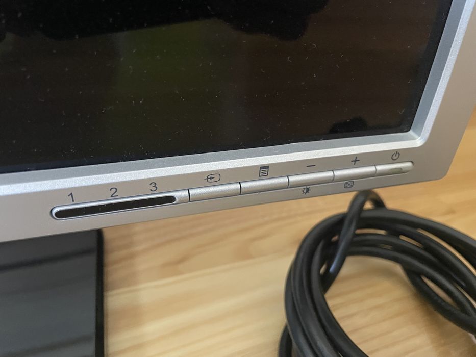 Monitor Dell 22 cale SP2208WFP Komputer PC Konsola