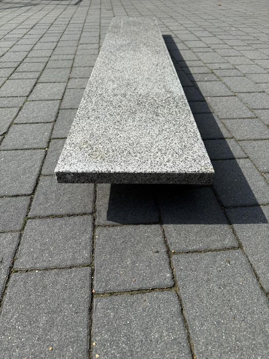 Parapet okienny  .