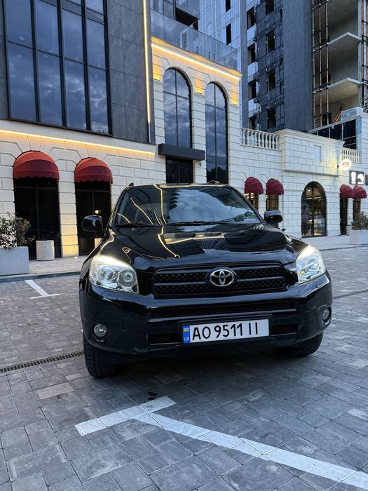 Продам Toyota Rav4