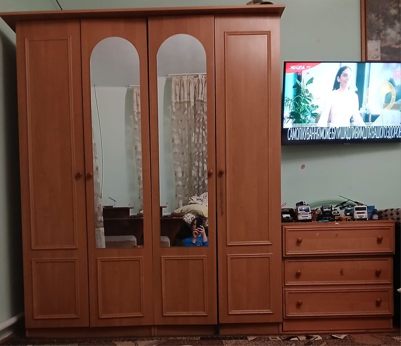 Продам меблі у спальню