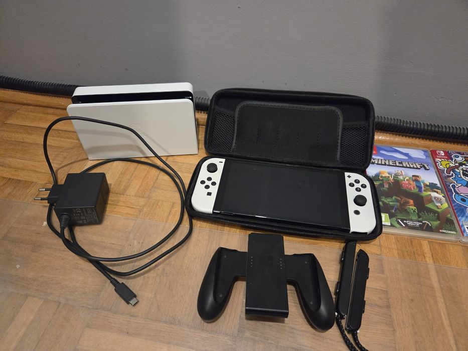 Konsola Nintendo Switch Oled + 3 gry