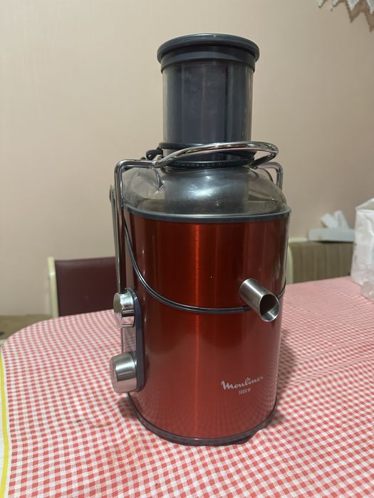 Соковижималка (соковичавниця) MOULINEX