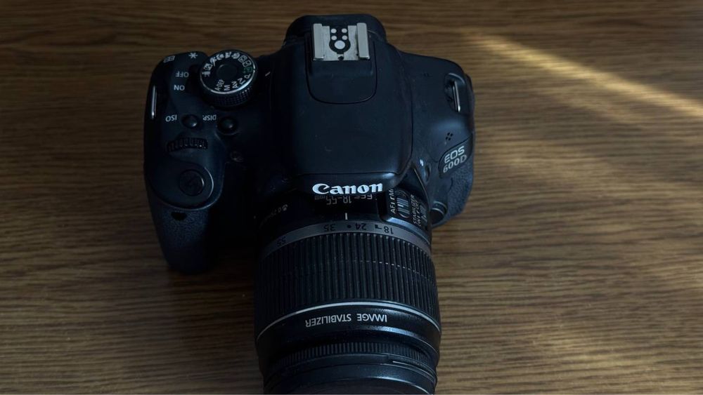 Продам Canon 600D+комплект