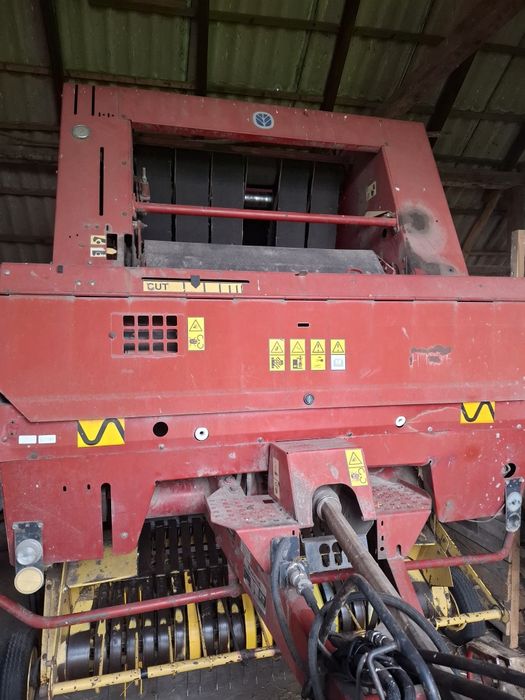 Prasa zwijająca New Holland 654 siatka