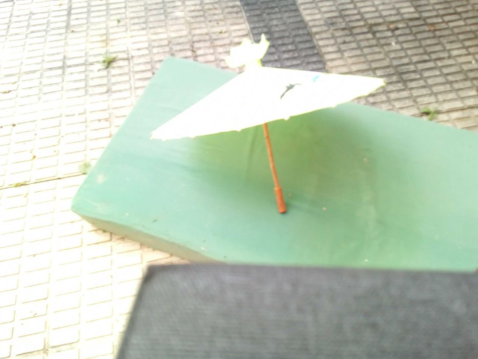 Peça de adorno guarda sol miniatura